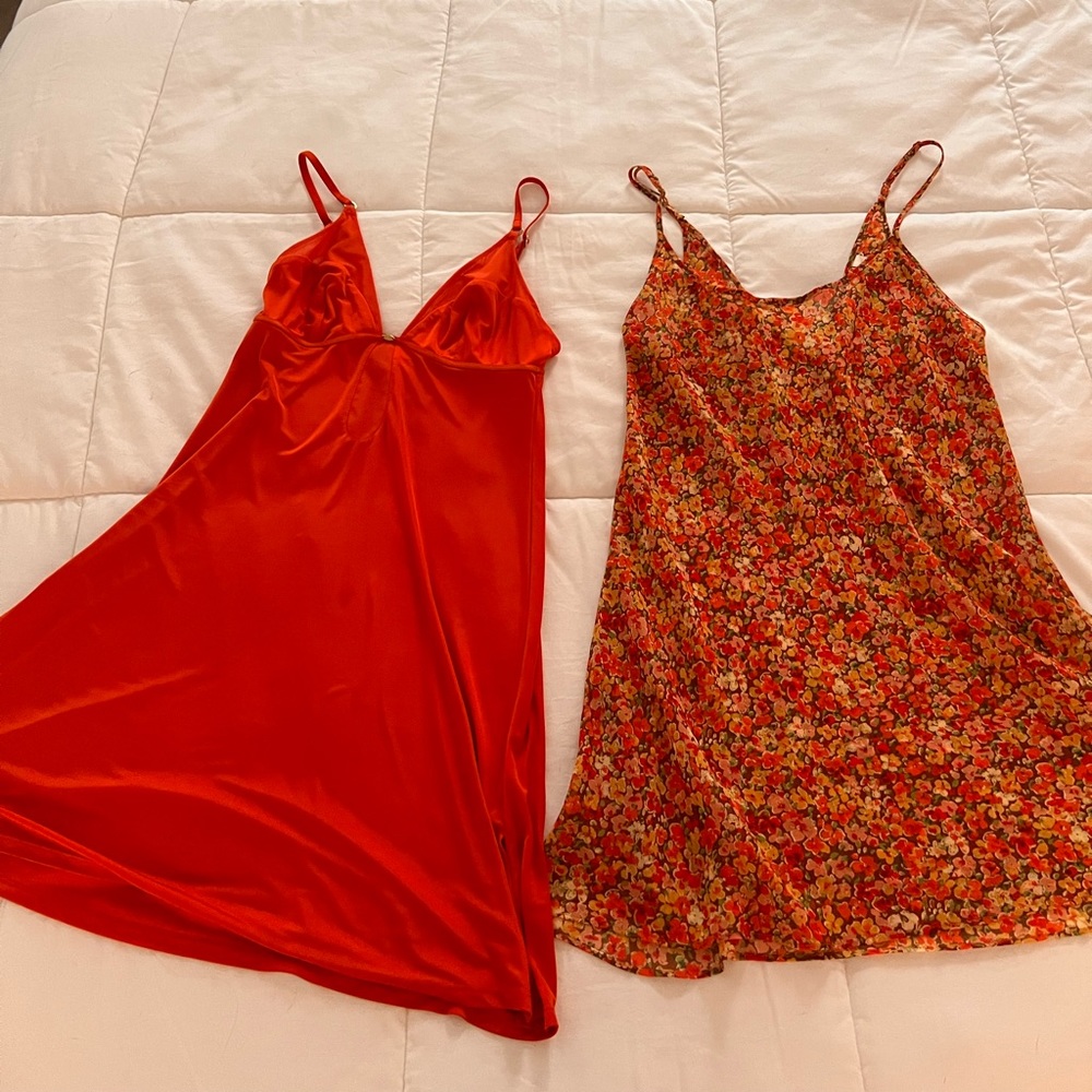 CLOSET CLOSING
Victoria’s Secret chemise bundle
